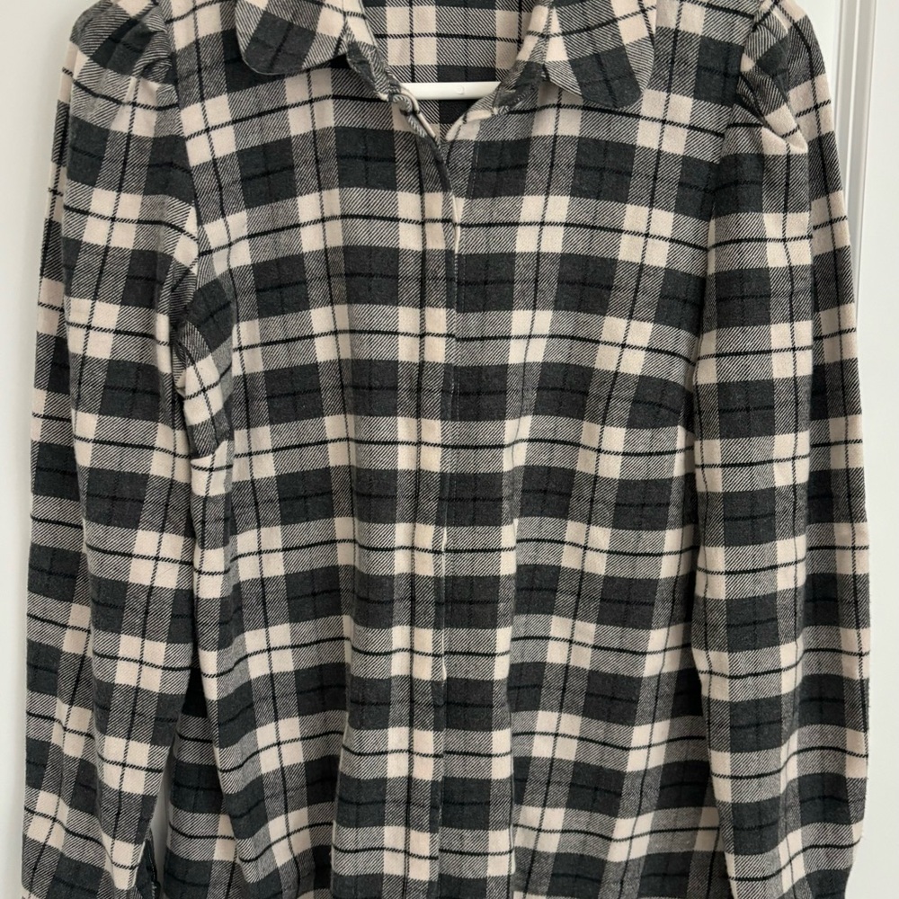 Tuckernuck Saranac Buffalo Plaid
Peter Pan Collar Flannel Button Up
Shirt Small